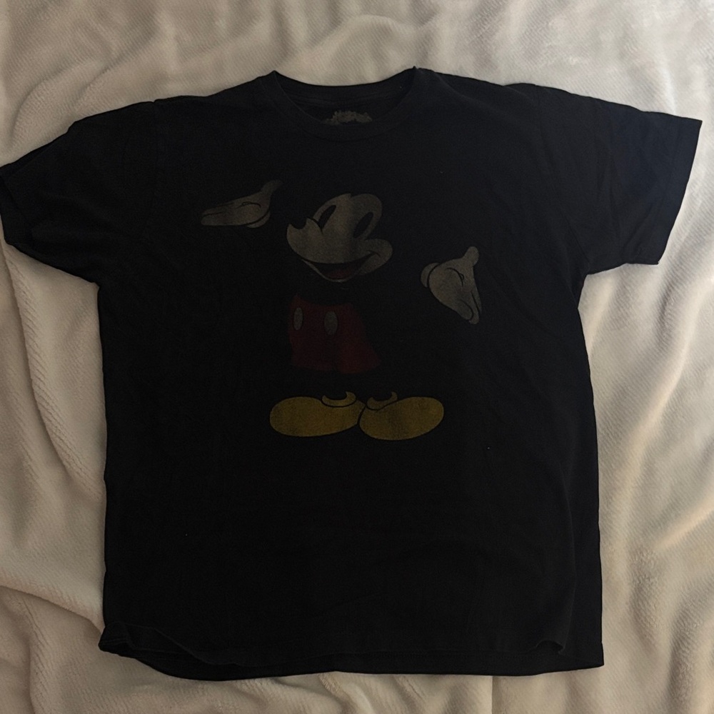 Men’s Medium Disney Black and Yellow Mickey Mouse Tee